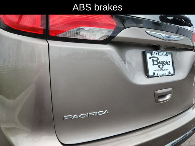 Used 2018 Chrysler Pacifica - photo 17