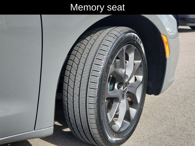 Used 2021 Chrysler Pacifica - photo 21