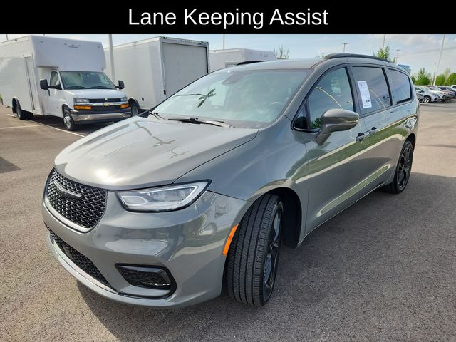 Used 2021 Chrysler Pacifica - photo 5
