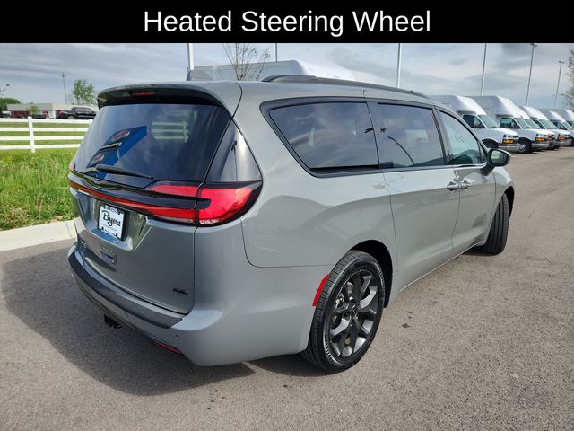 Used 2021 Chrysler Pacifica - photo 11