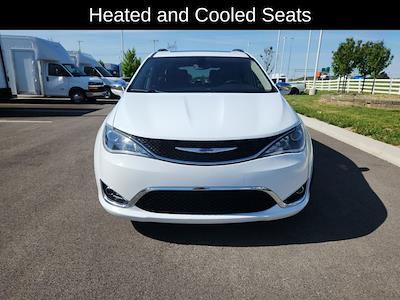 Used 2020 Chrysler Pacifica - photo 2