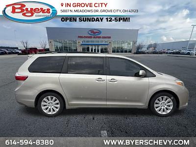 Used 2016 Toyota Sienna - photo 1