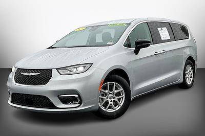 Used 2024 Chrysler Pacifica Touring L Minivan for sale #27751 - photo 1