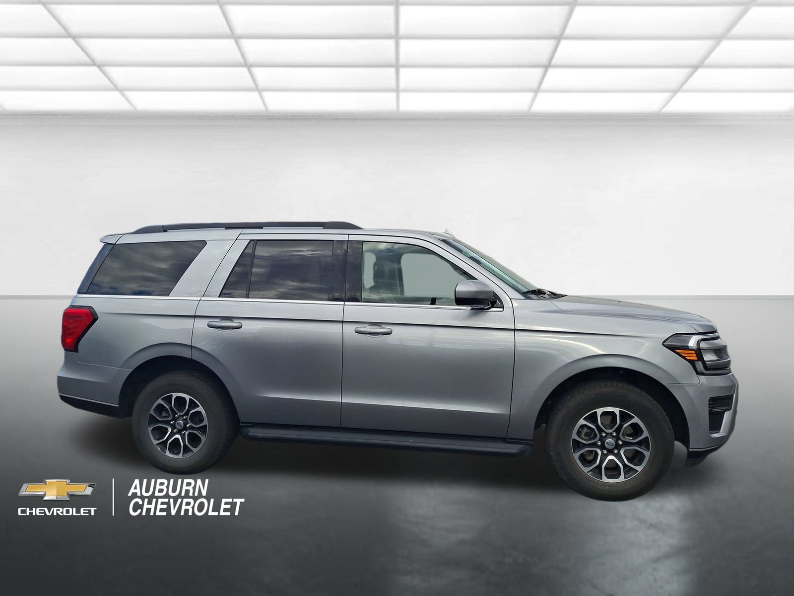 Used 2024 Ford Expedition - photo 2