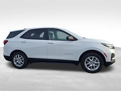 Used 2022 Chevrolet Equinox - photo 1
