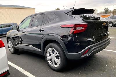 2025 Chevrolet Trax FWD SUV for sale #C27782 - photo 2