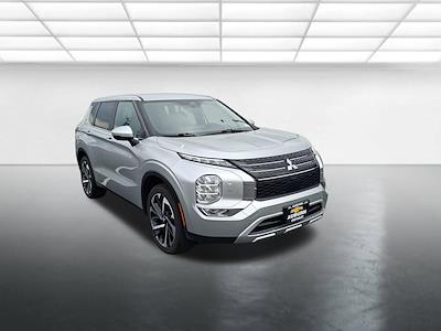 Used 2024 Mitsubishi Outlander - photo 1