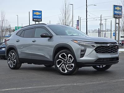 Used 2025 Chevrolet Trax - photo 1