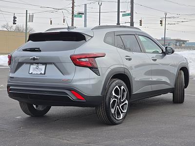 Used 2025 Chevrolet Trax - photo 1
