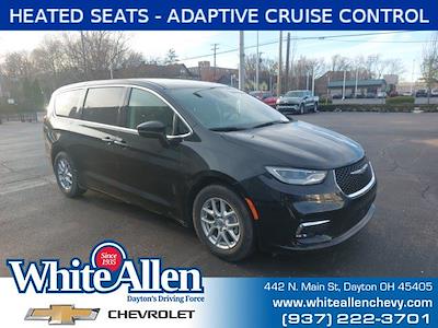 Used 2023 Chrysler Pacifica - photo 1