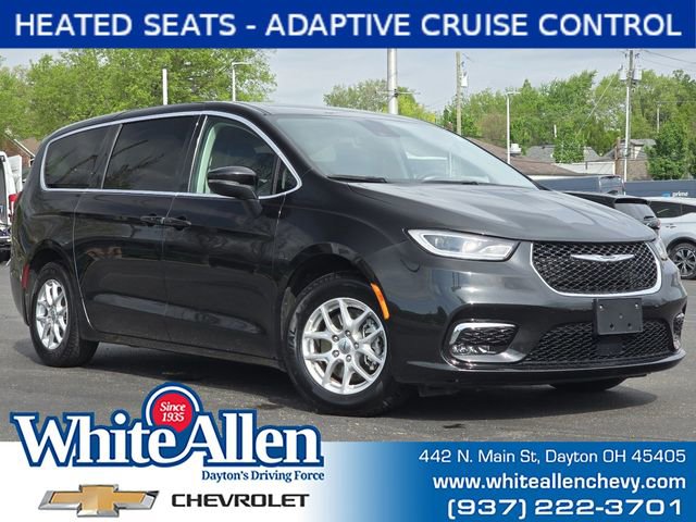 Used 2023 Chrysler Pacifica - photo 1