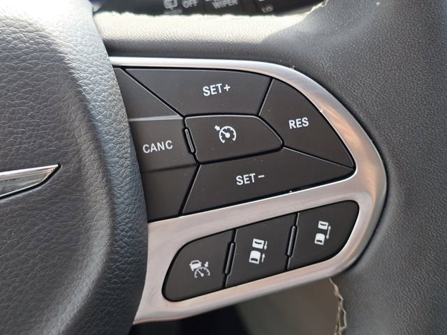 Used 2023 Chrysler Pacifica - photo 14