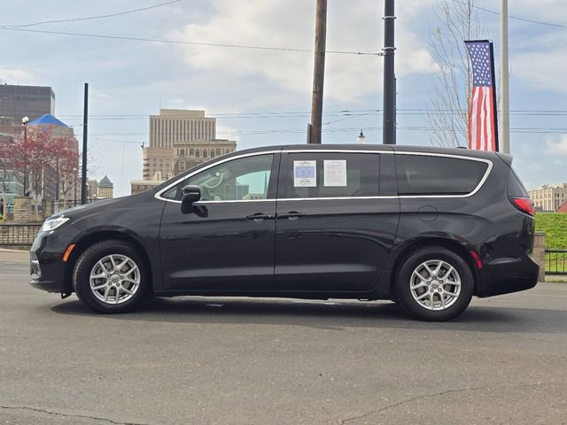 Used 2023 Chrysler Pacifica - photo 21