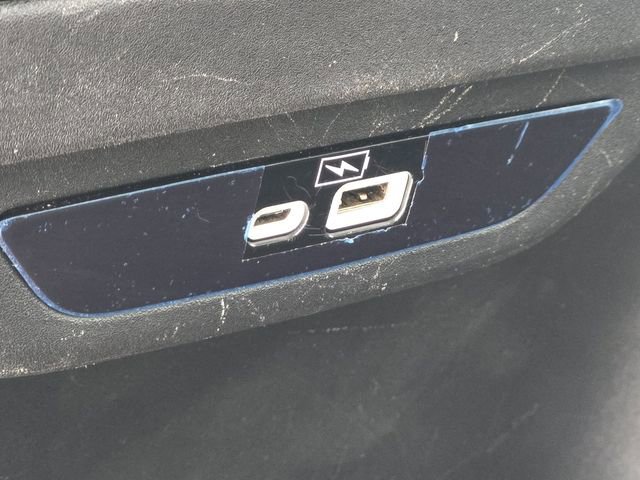 Used 2023 Chrysler Pacifica - photo 28