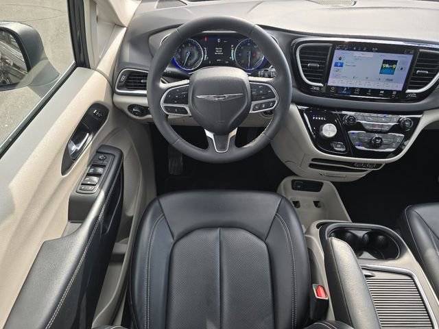 Used 2023 Chrysler Pacifica - photo 30