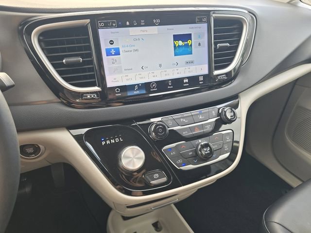 Used 2023 Chrysler Pacifica - photo 35