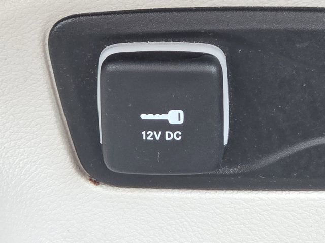 Used 2023 Chrysler Pacifica - photo 10