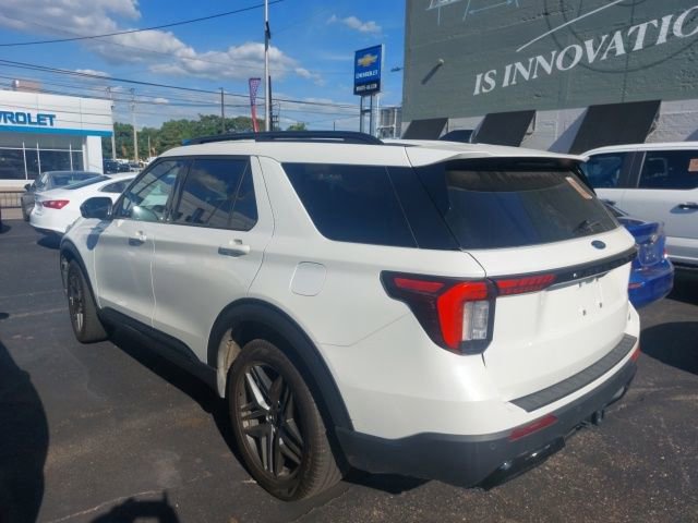 Used 2025 Ford Explorer - photo 5