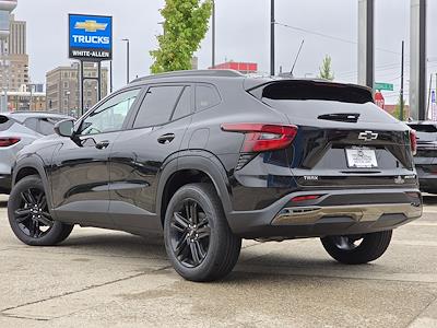 2025 Chevrolet Trax FWD SUV for sale #T25792 - photo 2