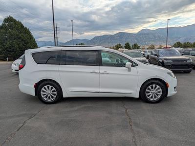 2018 Chrysler Pacifica FWD Minivan for sale #JR110237T - photo 2
