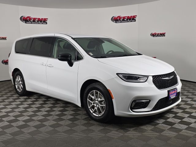 Used 2024 Chrysler Pacifica Touring L Minivan - photo 2