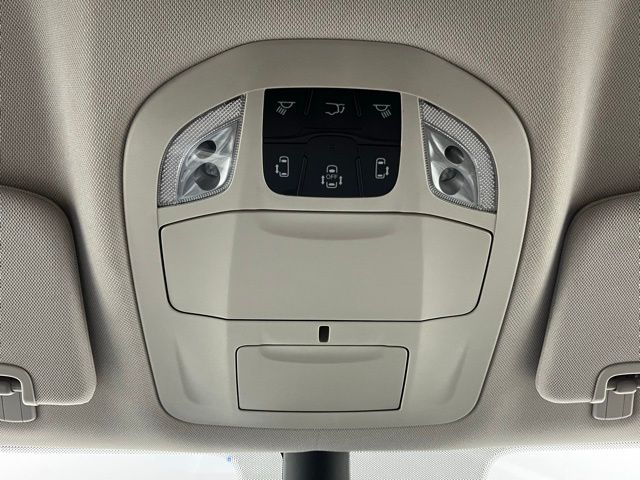 Used 2023 Chrysler Pacifica - photo 20