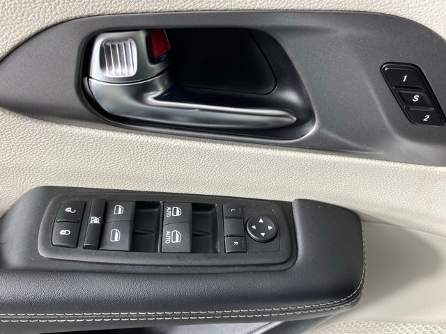 Used 2023 Chrysler Pacifica - photo 22