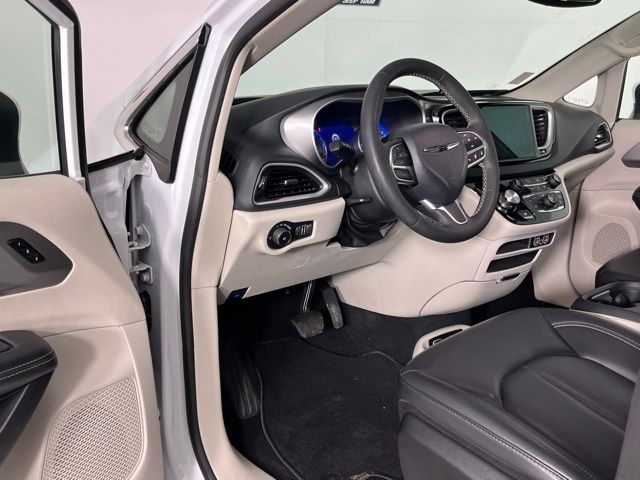 Used 2023 Chrysler Pacifica - photo 24
