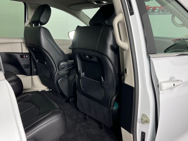 Used 2023 Chrysler Pacifica - photo 33