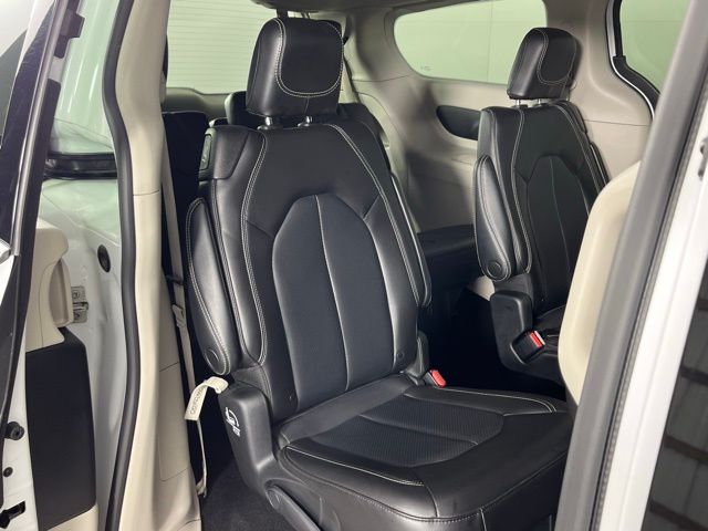 Used 2023 Chrysler Pacifica - photo 35