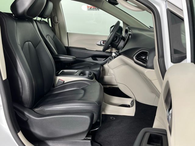 Used 2023 Chrysler Pacifica - photo 37