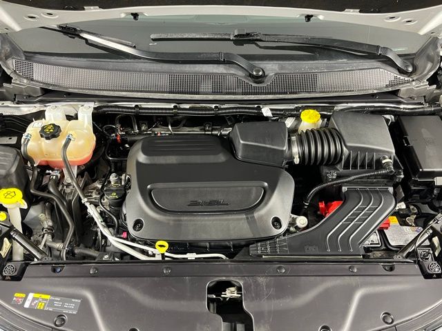 Used 2023 Chrysler Pacifica - photo 10