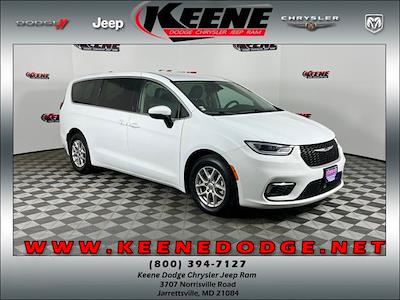 Used 2023 Chrysler Pacifica - photo 1