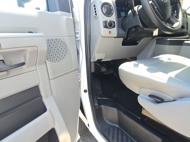 Used 2024 Ford E-350 - photo 16