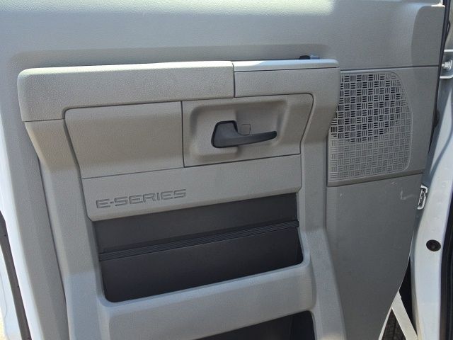 Used 2024 Ford E-350 - photo 17