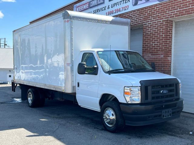 Used 2024 Ford E-450 - photo 2
