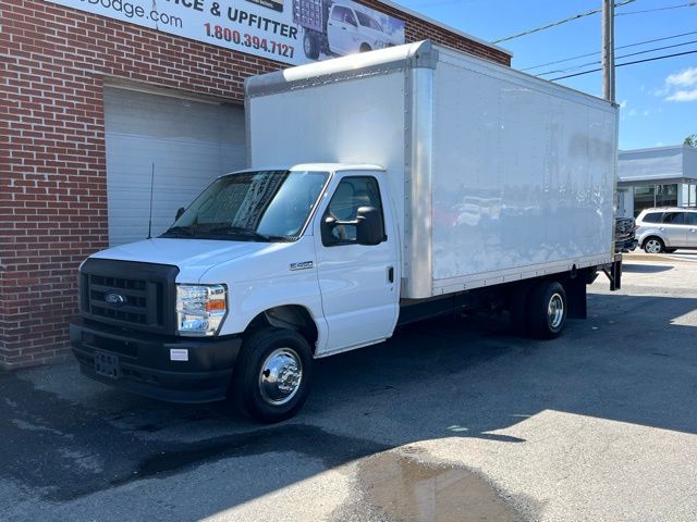 Used 2024 Ford E-450 - photo 7