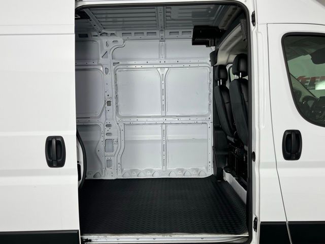 Used 2025 Ram ProMaster 2500 - photo 5