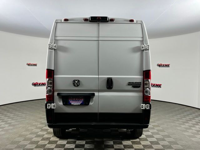 Used 2025 Ram ProMaster 3500 - photo 2