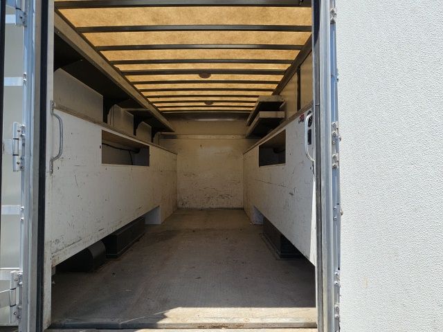 Used 2019 Ford E-350 - photo 2