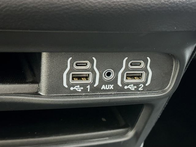 Used 2025 Chrysler Pacifica - photo 21