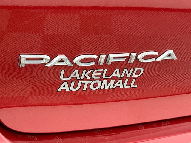 Used 2025 Chrysler Pacifica - photo 29