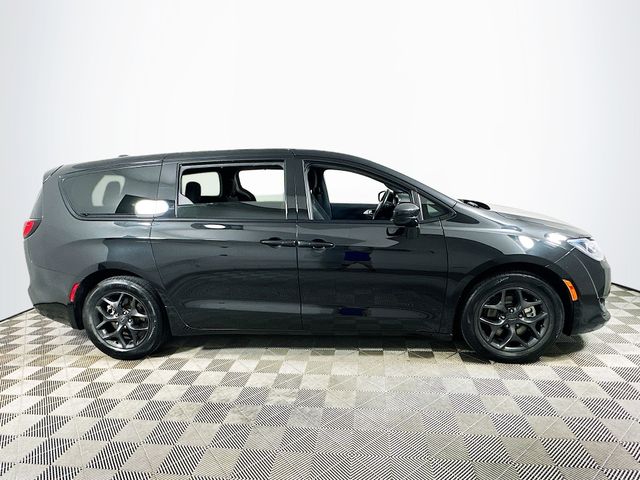Used 2019 Chrysler Pacifica - photo 2