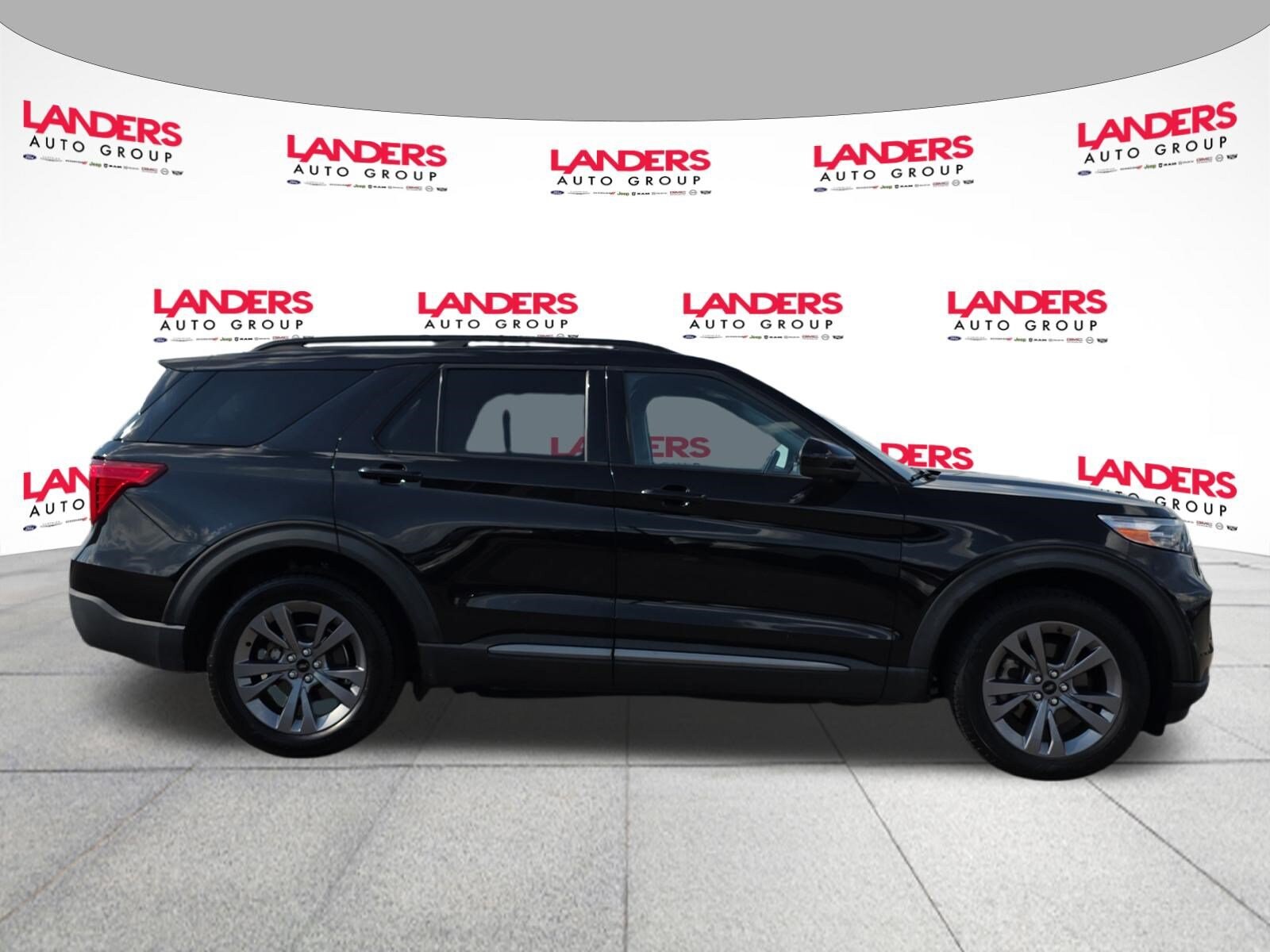 Used 2022 Ford Explorer - photo 2