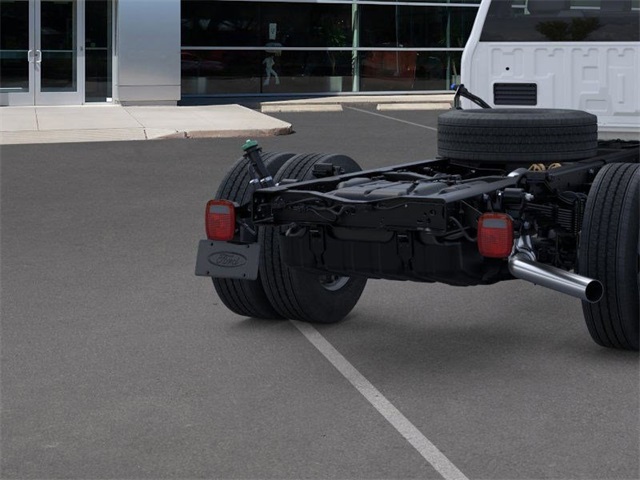 New 2025 Ford F-600 - photo 23