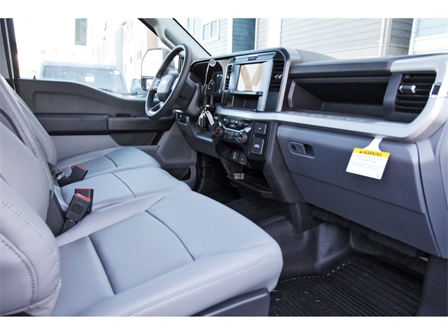 New 2025 Ford F-600 - photo 9