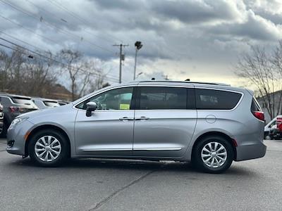 Used 2018 Chrysler Pacifica Touring L Minivan for sale #RN2328B - photo 2