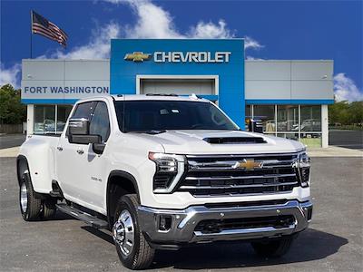 2025 Chevrolet Silverado 3500 Crew Cab 4WD Pickup for sale #259130 - photo 1