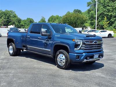 New 2025 Chevrolet Silverado 3500 High Country Crew Cab 4WD Pickup for sale #259335 - photo 1