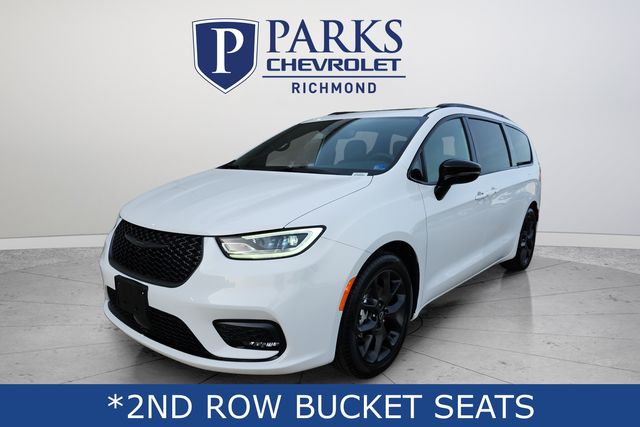 Used 2025 Chrysler Pacifica - photo 8